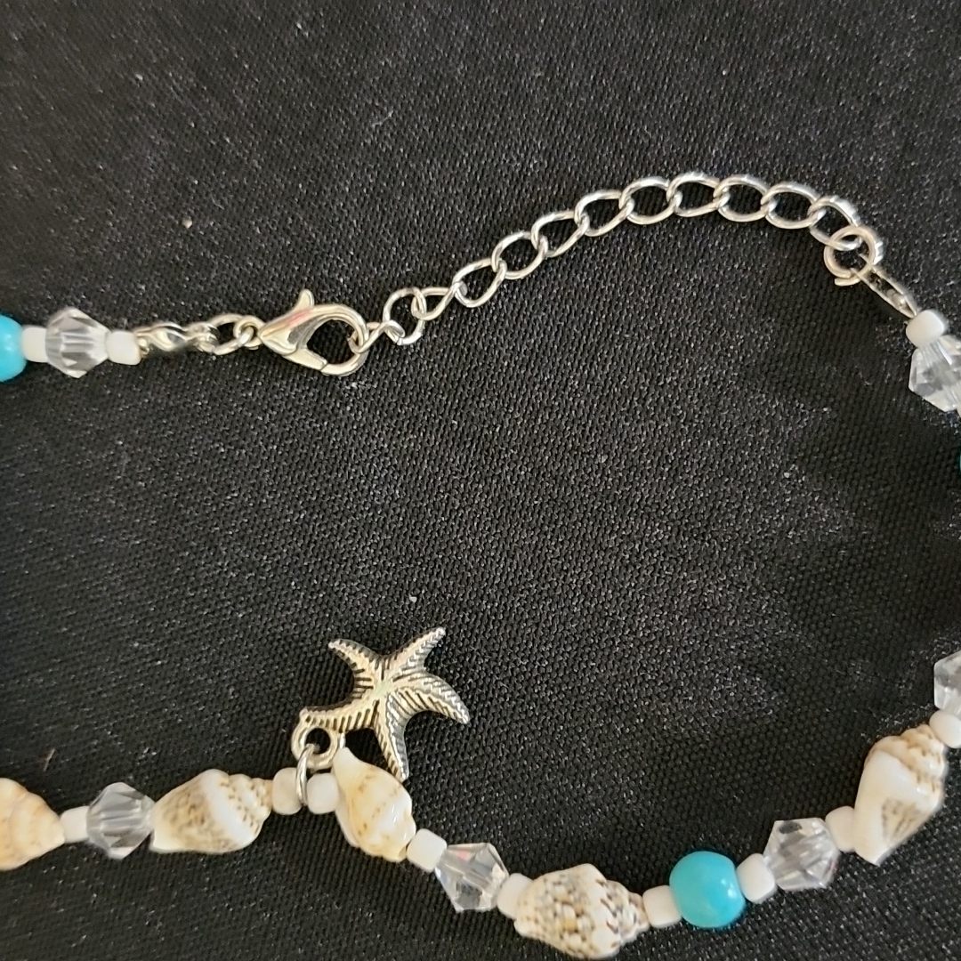Womens Bracelet Or Anklet Has A Lobster Claw So U Can Make It Smaller Or Bigger 8$